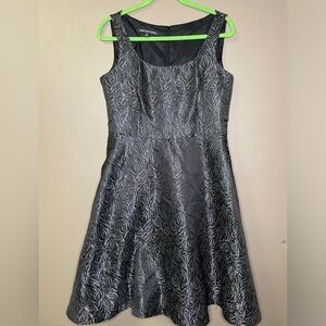 Jones Wear Women's Sexy Sleeveless Floral Dress Silver Black Dress Size 10